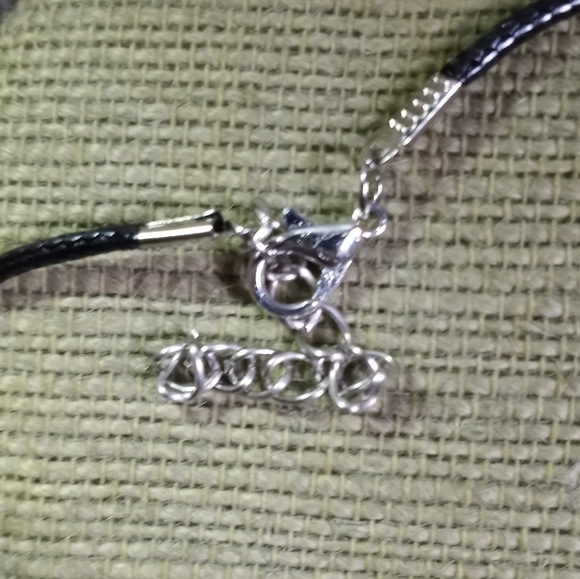 Silvertone Green stone black crystals black cord necklace - Picture 4 of 4